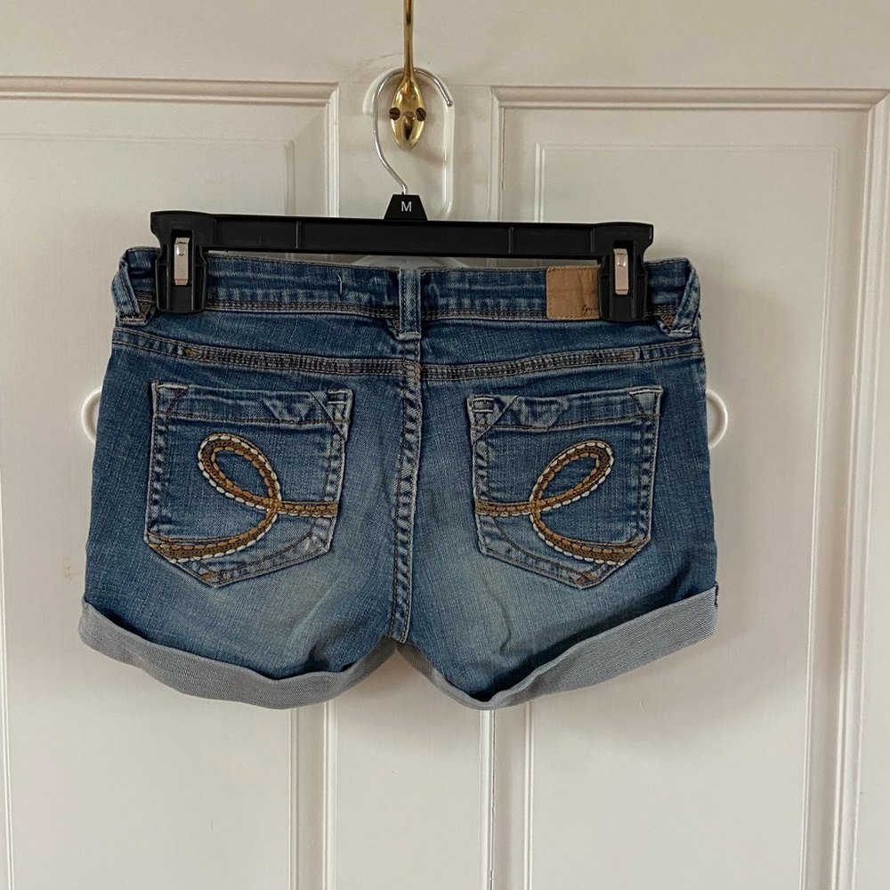 Shorts - Picture 2 of 3